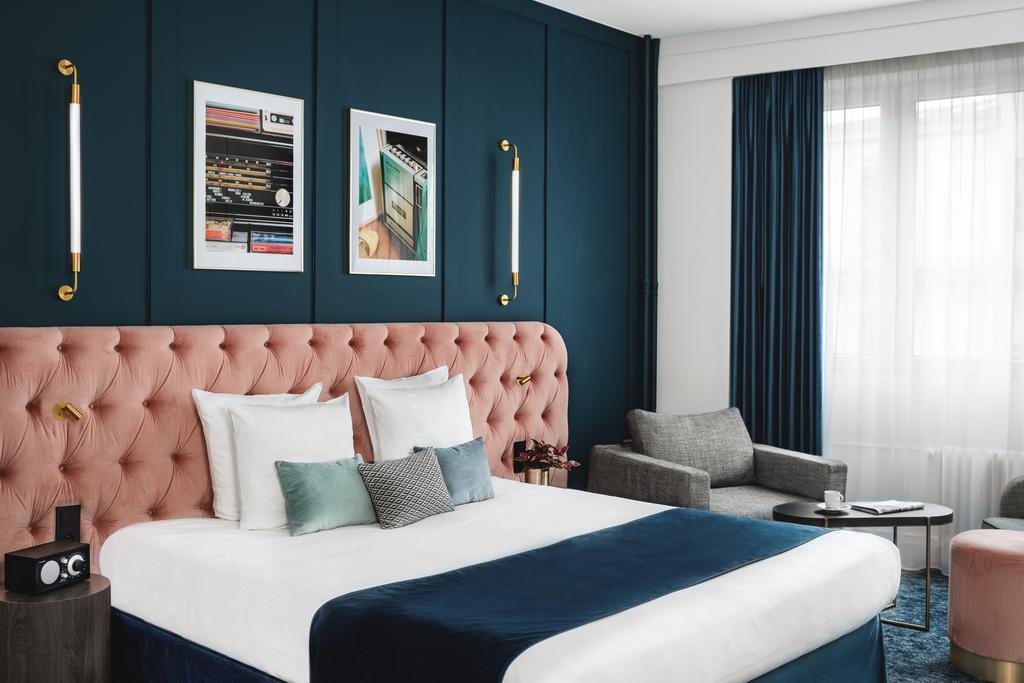 Chambre Deluxe © Nicolas Anetson - Pley Hotel Chambre Deluxe © Nicolas Anetson - Pley Hotel